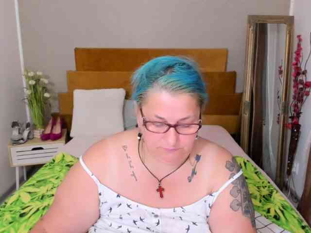 SweetBoobsM webcam