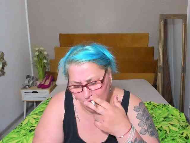 SweetBoobsM webcam