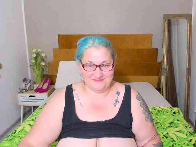 SweetBoobsM webcam