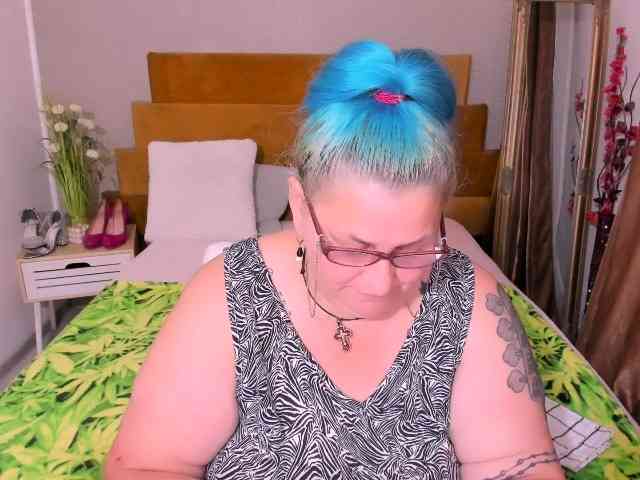 SweetBoobsM webcam