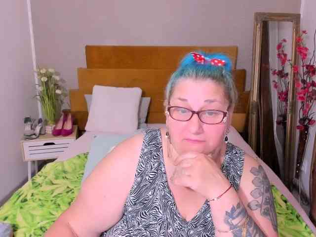 SweetBoobsM webcam