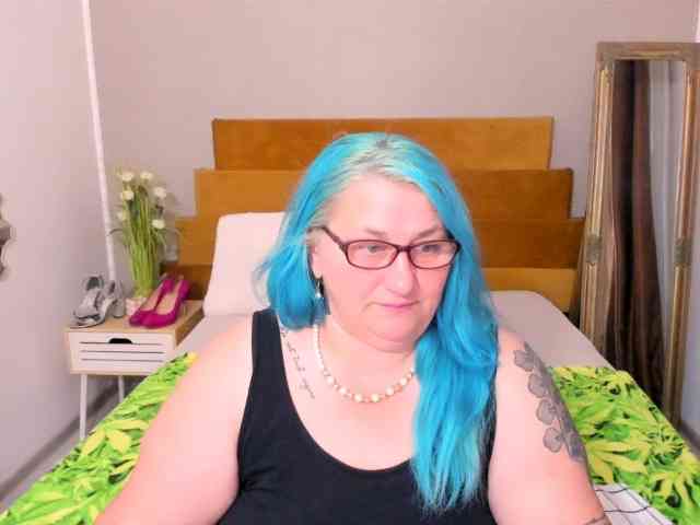 SweetBoobsM webcam