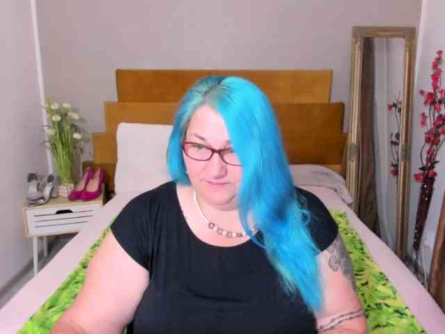 SweetBoobsM webcam