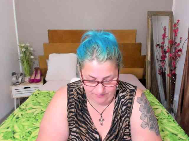 SweetBoobsM webcam