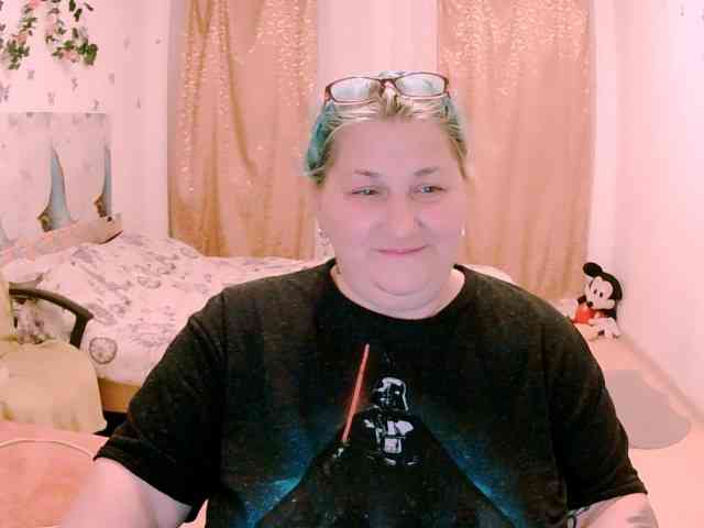 SweetBoobsM webcam