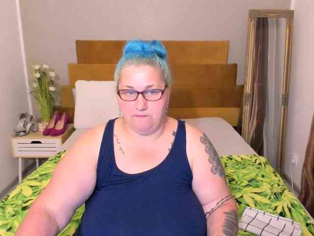SweetBoobsM webcam
