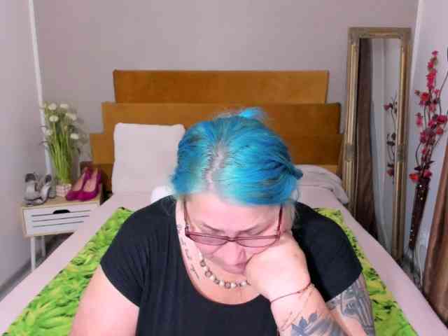 SweetBoobsM webcam