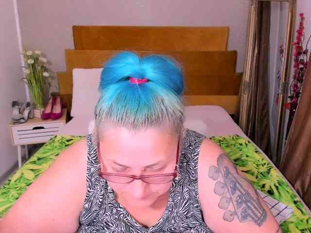 SweetBoobsM webcam