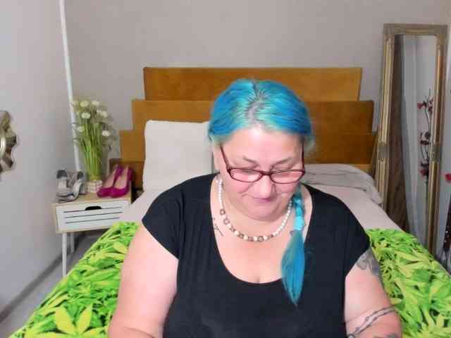 SweetBoobsM webcam
