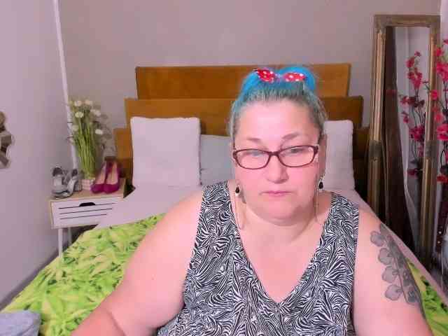 SweetBoobsM webcam