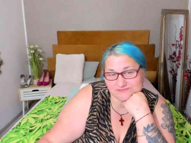 SweetBoobsM webcam