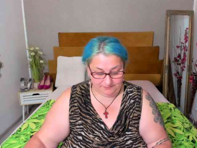SweetBoobsM webcam
