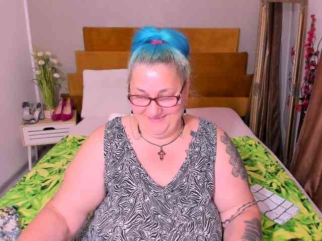 SweetBoobsM webcam