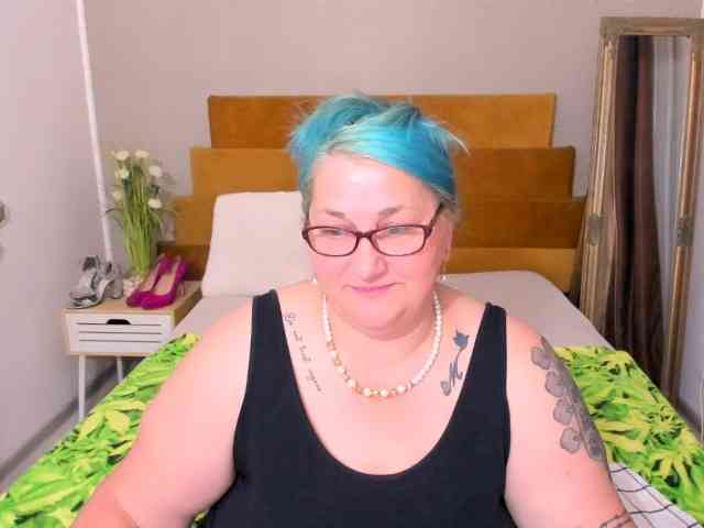 SweetBoobsM webcam