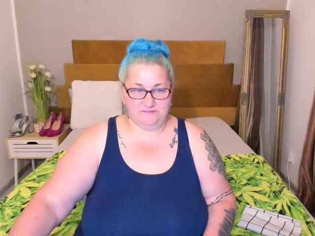 SweetBoobsM webcam