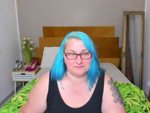 SweetBoobsM webcam