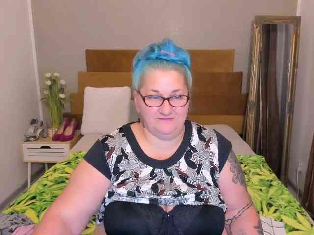SweetBoobsM webcam