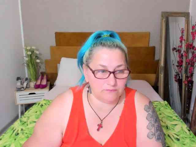 SweetBoobsM webcam