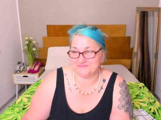SweetBoobsM webcam