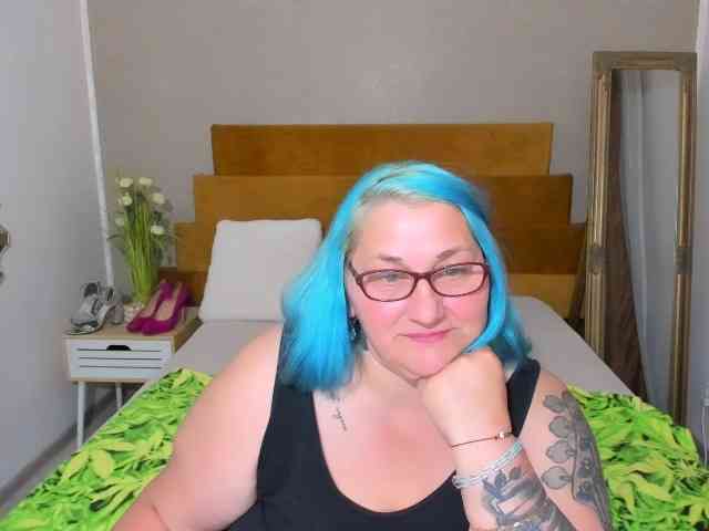 SweetBoobsM webcam