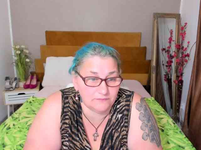 SweetBoobsM webcam
