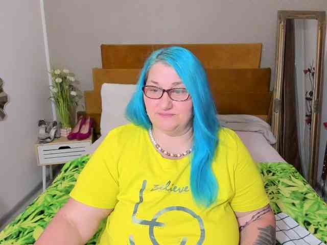 SweetBoobsM webcam