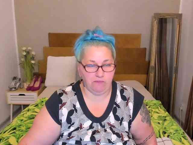 SweetBoobsM webcam