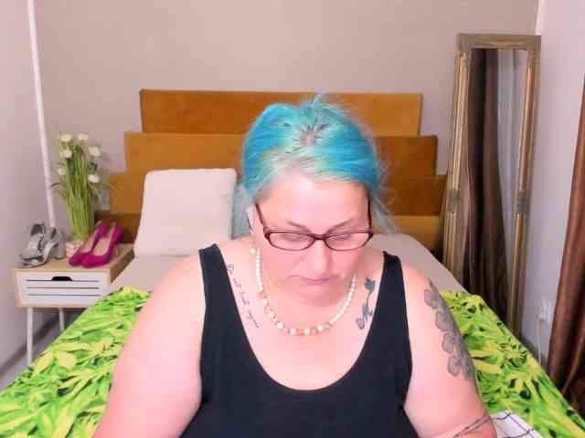 SweetBoobsM webcam
