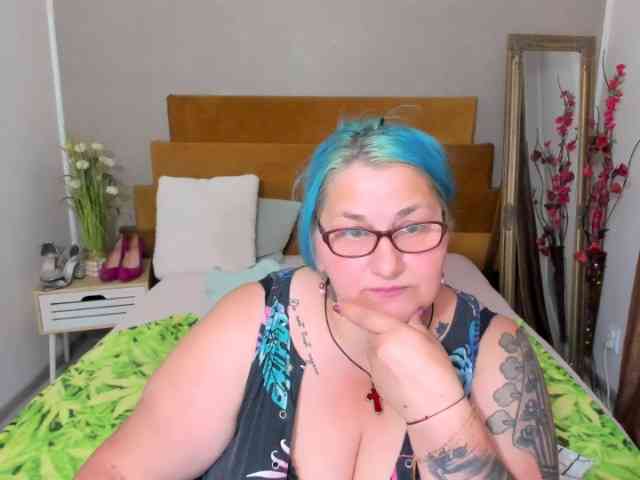 SweetBoobsM webcam