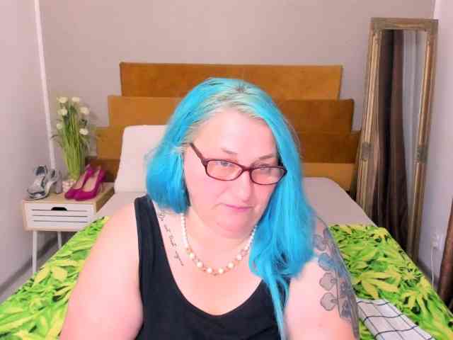 SweetBoobsM webcam