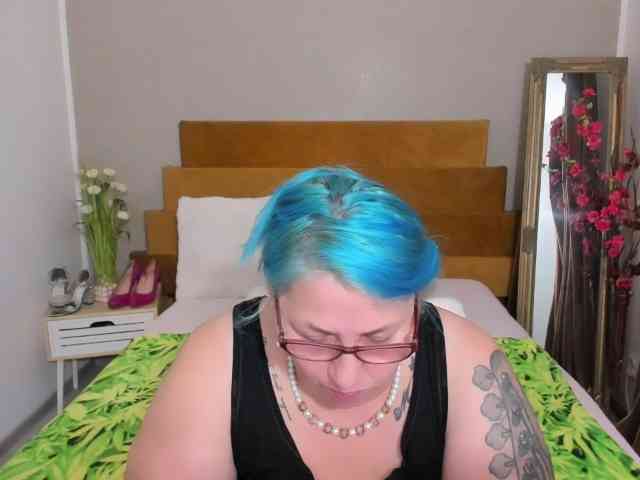 SweetBoobsM webcam