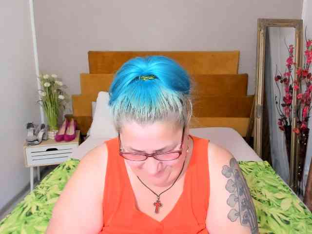 SweetBoobsM webcam
