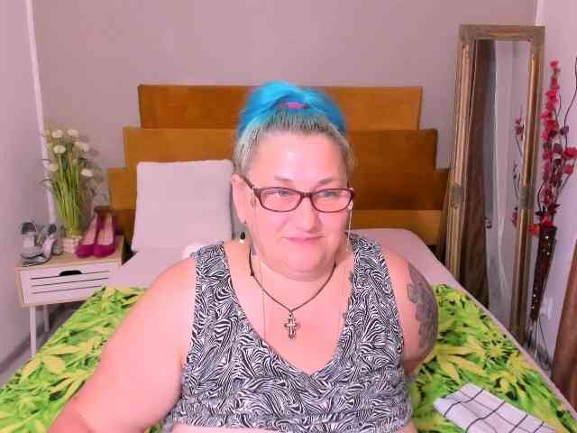 SweetBoobsM webcam