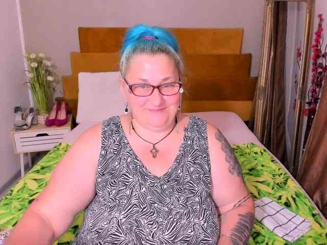 SweetBoobsM webcam