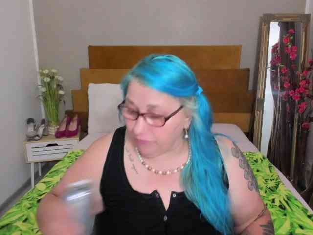 SweetBoobsM webcam