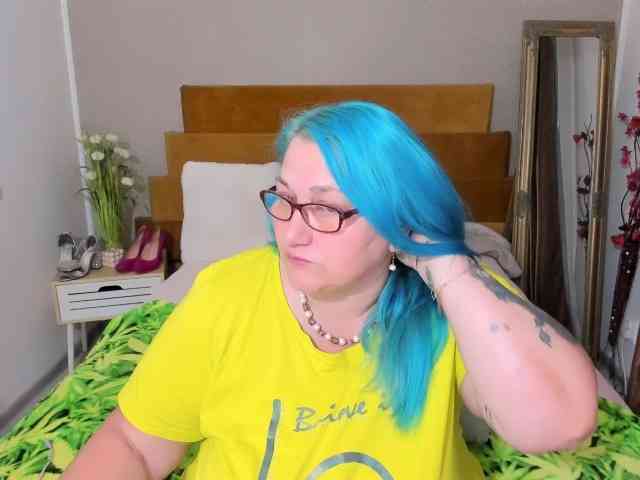 SweetBoobsM webcam