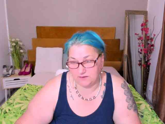 SweetBoobsM webcam