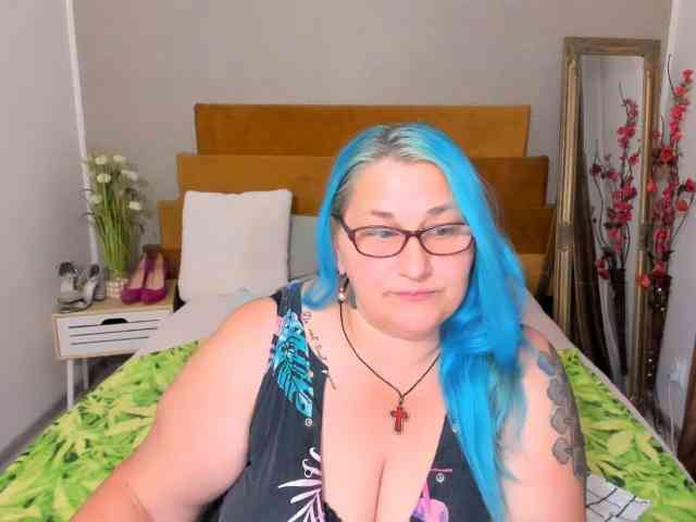 SweetBoobsM webcam
