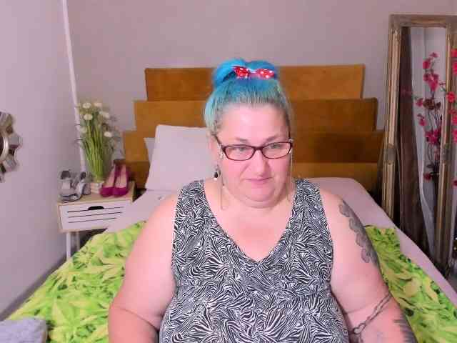 SweetBoobsM webcam