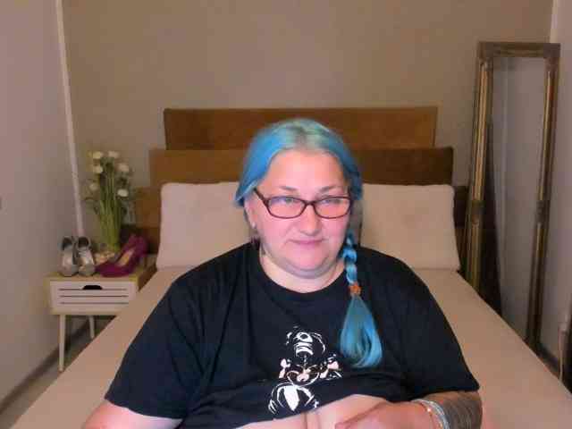 SweetBoobsM webcam