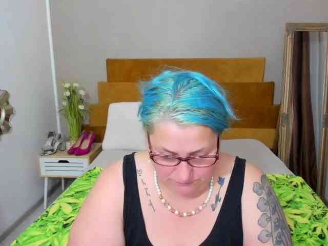SweetBoobsM webcam