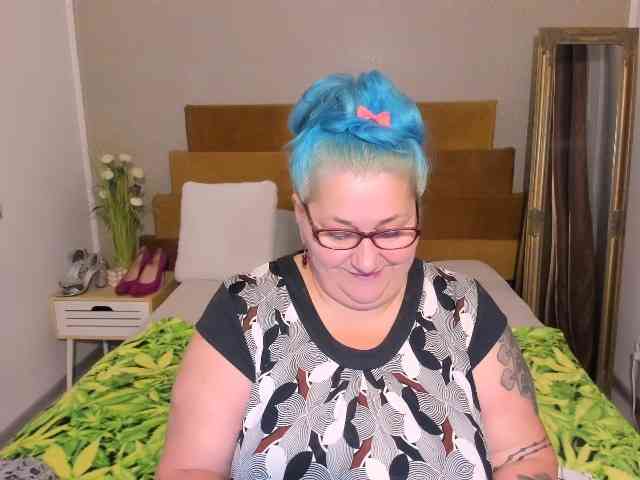 SweetBoobsM webcam