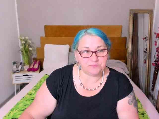 SweetBoobsM webcam