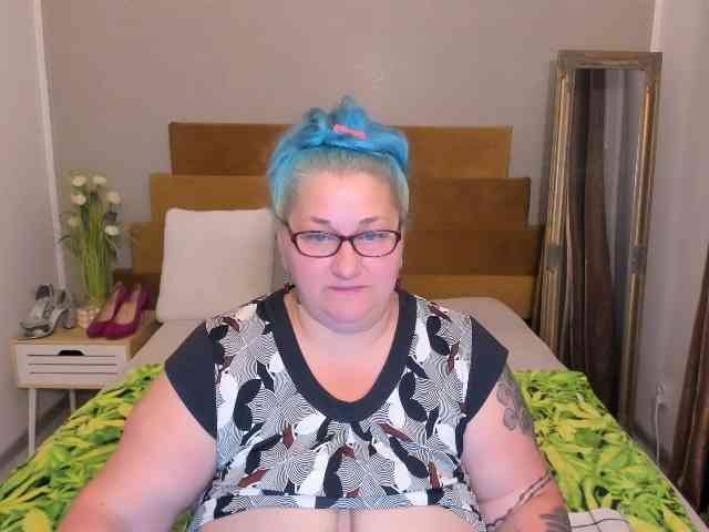 SweetBoobsM webcam