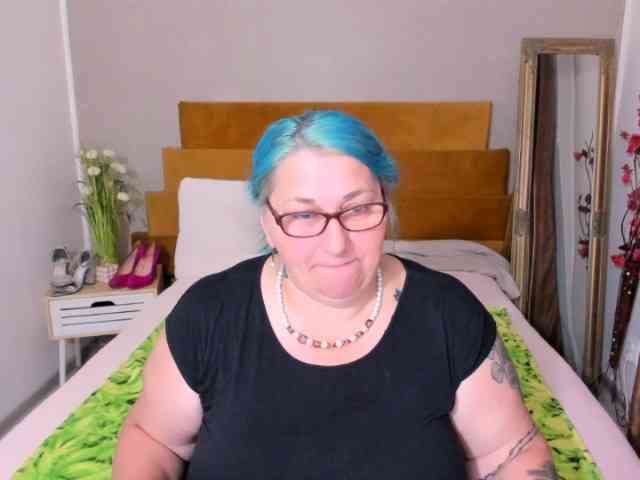 SweetBoobsM webcam