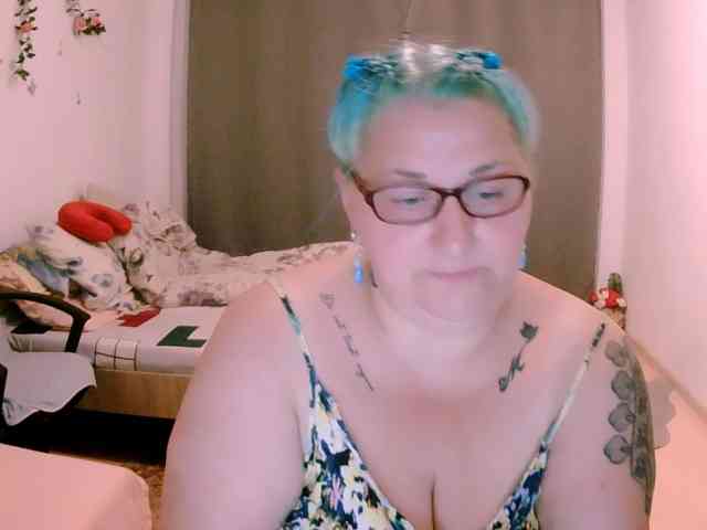 SweetBoobsM webcam