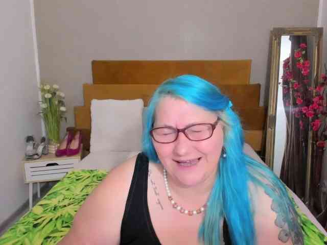 SweetBoobsM webcam