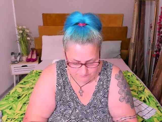 SweetBoobsM webcam