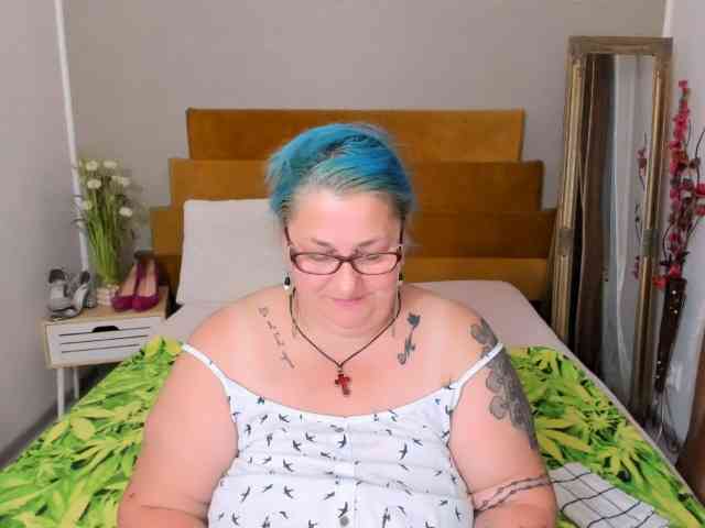 SweetBoobsM webcam