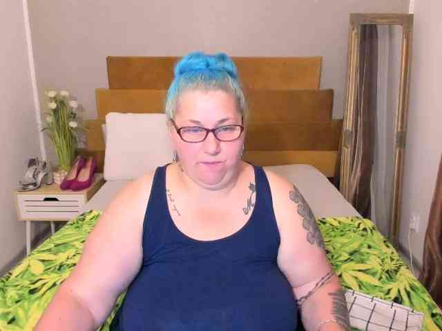 SweetBoobsM webcam